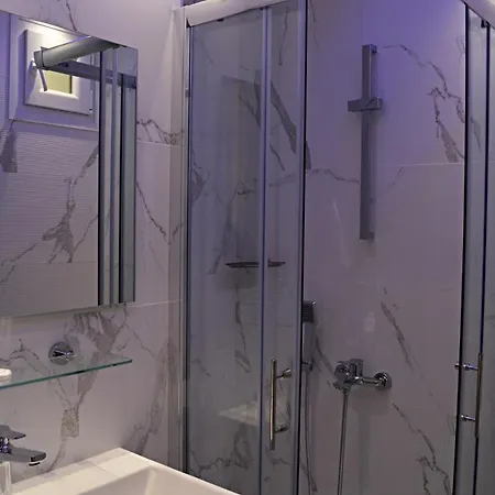 Apartament Phaethon & *