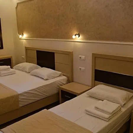 Apartament Phaethon & *