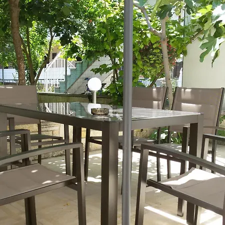 Apartament Phaethon & *